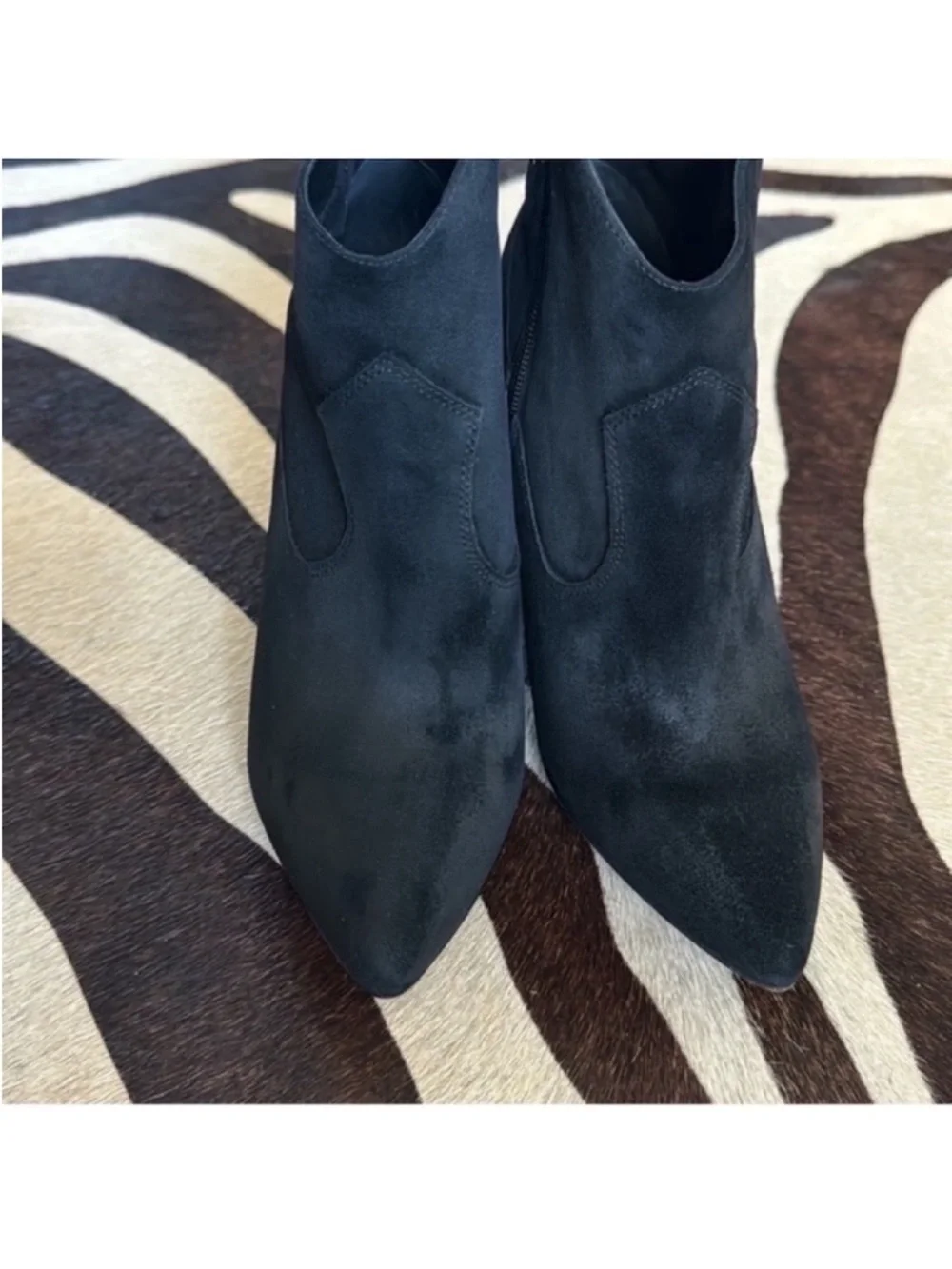 Vince Camuto Movinto Suede Leather Heeled Booties/Boots Sz 9.5 Black Pointy Toe